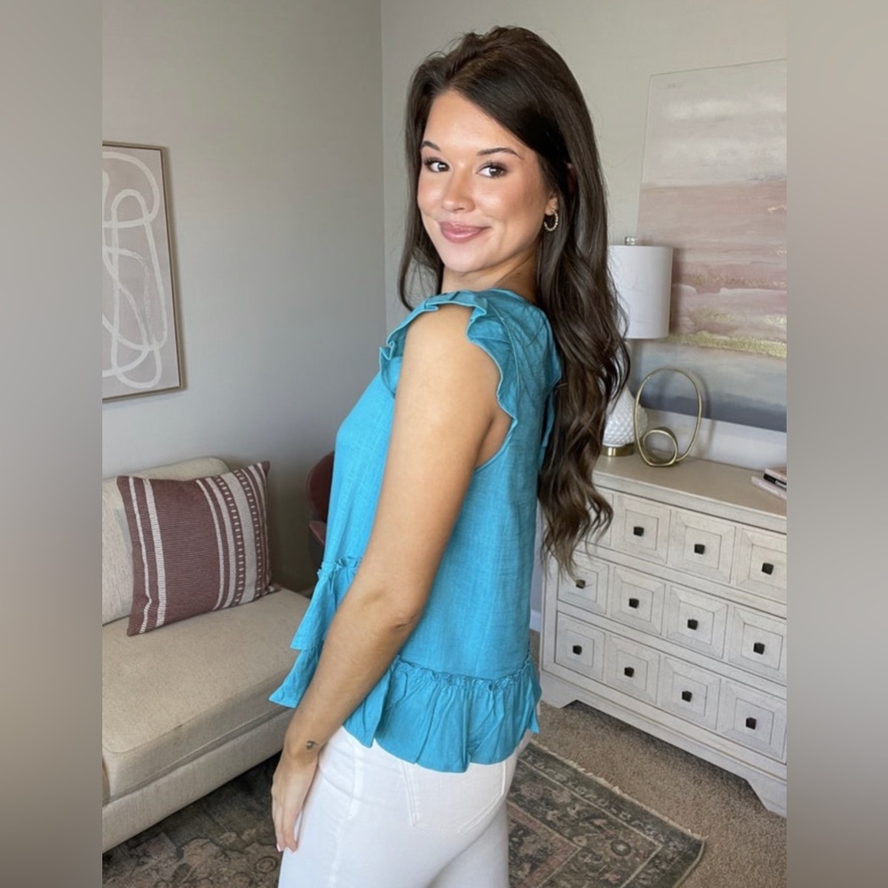 Women’s Ruffle Very J Top, Size Large - Picture 4 of 4